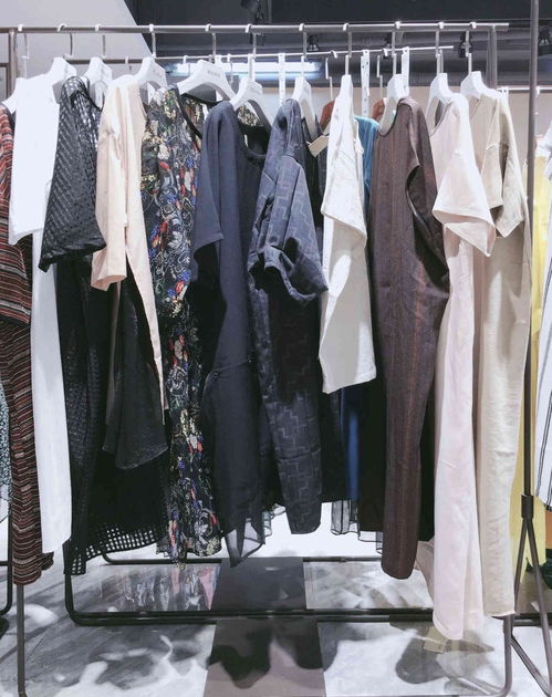 杭州品牌女裝折扣店鄭州買大碼女裝的地方杭州服裝廠家批發(fā)貨源